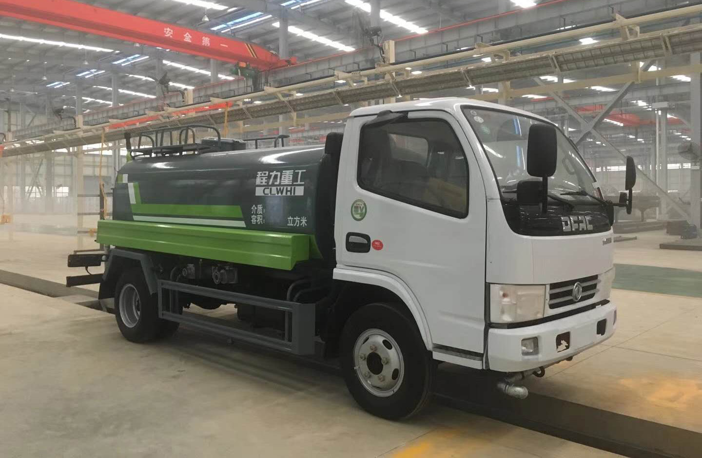 東風小多利卡3308軸距新規5方灑水車2臺